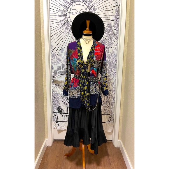 🌈 Gorgeous Vintage bohemian zodiac top - Picture 11 of 13